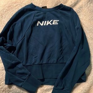 Nike crop size small